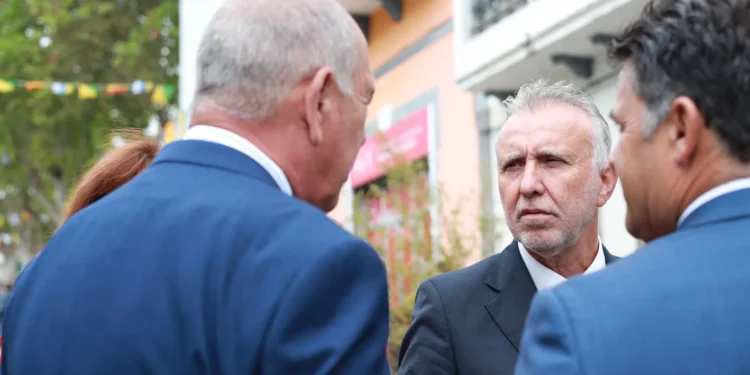 Torres acusa al PP de «poner palos en las ruedas» al reparto de los menores migrantes