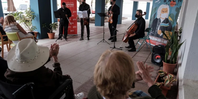 Canarias, la octava autonomía en el desarrollo de su sistema de servicios sociales