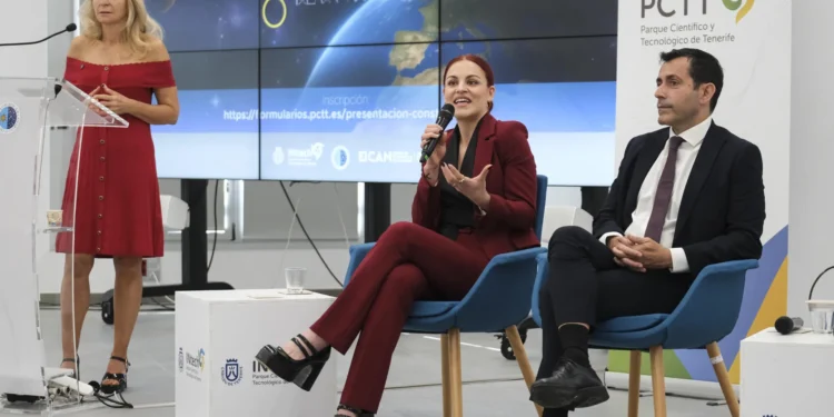 Una constelación de satélites canarios para vigilar las islas mediante infrarrojos