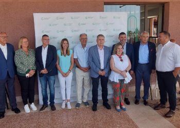 Tristancho asiste a la apertura de la sede de la Asociación Española contra el Cáncer en San Bartolomé de Tirajana