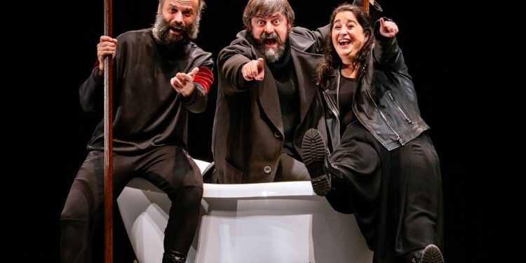 ‘Conquistadores’ desembarca en el Guiniguada con humor, historia y teatro del absurdo
