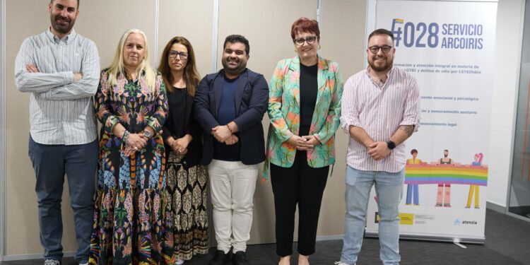 Canarias, la tercera comunidad con mayor volumen de llamadas al 028 de atención al colectivo LGTBI