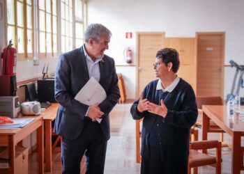 Fernando Clavijo conoce de primera mano la labor de la Casa Hogar San Lorenza para personas sin hogar