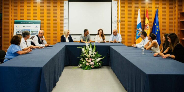 El SCS pone en marcha el sistema de recordatorios de citas para consultas hospitalarias vía SMS en La Gomera