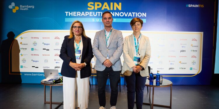 Antonia María Pérez expone en un encuentro nacional las estrategias de medicina personalizada del SCS