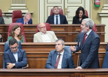 Clavijo asegura que la modificación de la RIC facilitará la disponibilidad de vivienda para los canarios