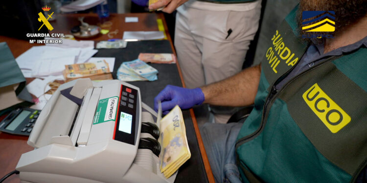 Desarticuladas dos organizaciones criminales que blanqueaban 400.000 euros al día a través de la compra-venta de metales preciosos