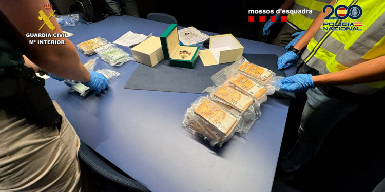 Golpe a una organización criminal que operaba en callcenters de Barcelona responsable de estafar más de 10 millones de euros a centenares de personas