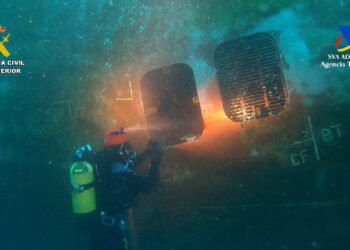 Detenidas tres personas por traficar cocaína oculta en el casco de un buque en Las Palmas