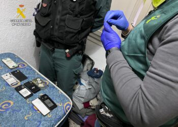 Detenida una trama acusada de estafar casi 1,6 millones de euros por internet