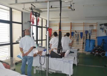 La unidad de Lesionados Medulares del Insular recuerda que hay que tener precaución con las zambullidas