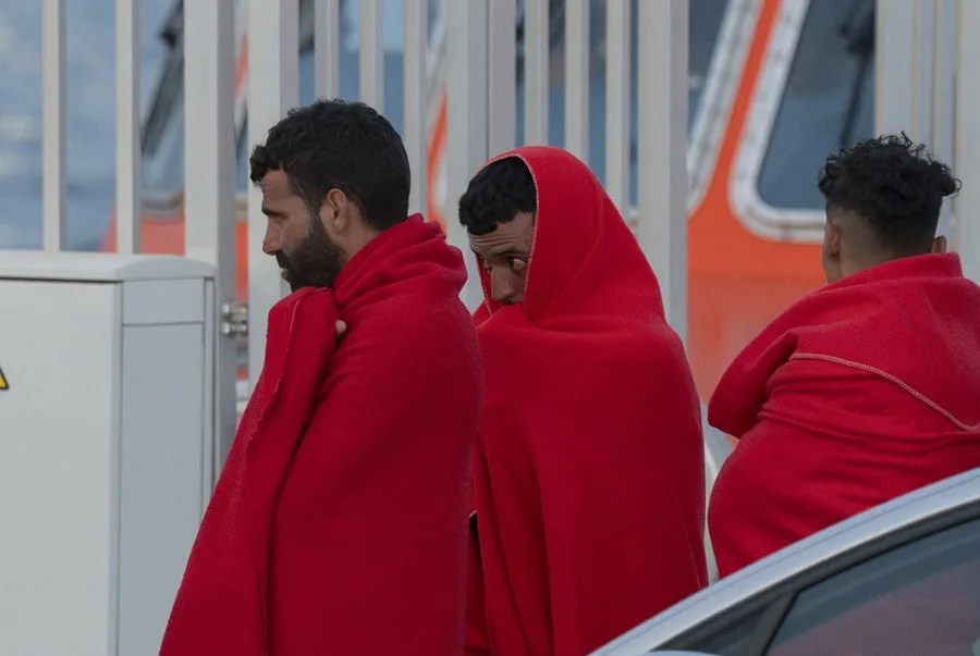 Salvamar Acrux ha rescatado en la tarde de este lunes a 40 hombres