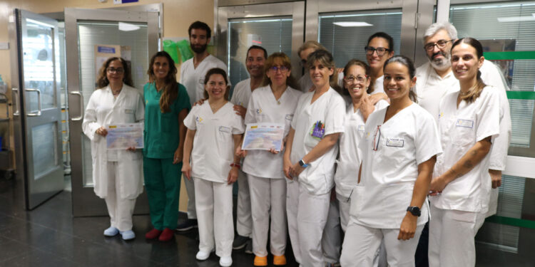 La UCI del Hospital Molina Orosa, reconocida por dos proyectos que mejoran la seguridad del paciente