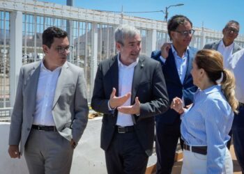 Clavijo destaca que la apertura del enlace de Chafiras aliviará la congestión de la TF-1 en el sur de Tenerife