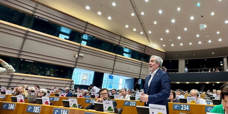 Clavijo solicita a Von der Leyen que blinde los fondos directos a las RUP para evitar que dependan del Estado