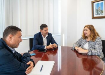 Dimas Sarmiento, Alejandro Marichal en la reunión mantenida con Consejería de Bienestar Social del Cabildo 2