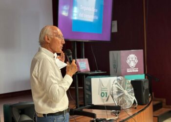 El alcalde de Santa Úrsula, Juan Acosta, en la mesa participativa del casco