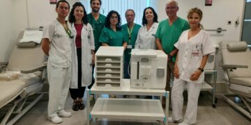 El HUC activa un nuevo servicio de hemodiálisis domiciliaria del que se han beneficiado diecisiete paciente