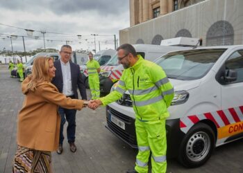 FOTO-CONTRATO-SERVICIO-DE-CARRETERAS-2