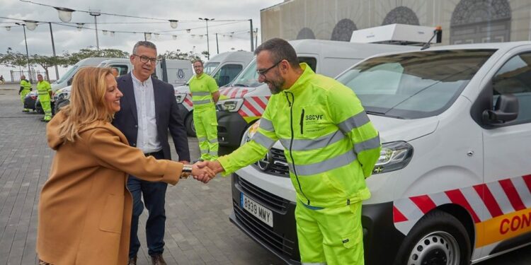 FOTO-CONTRATO-SERVICIO-DE-CARRETERAS-2