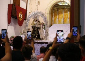 Foto de archivo de la bajada de la Virgen del Carmen del camarín