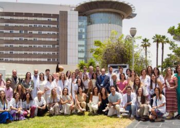 El HUC homenajea a los cuarenta nuevos residentes que terminan su formación en el hospital