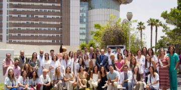 El HUC homenajea a los cuarenta nuevos residentes que terminan su formación en el hospital
