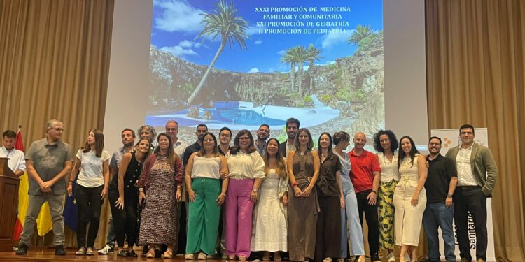 La Gerencia de Servicios Sanitarios de Lanzarote homenajea a los médicos residentes que culminan su formación