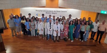 El Hospital Doctor Negrín homenajea a 57 especialistas que han finalizado su período formativo