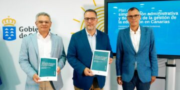 Educación pone en marcha un plan para simplificar la gestión y aliviar la burocracia en los centros canarios
