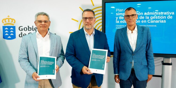 Educación pone en marcha un plan para simplificar la gestión y aliviar la burocracia en los centros canarios