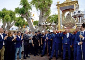 Un momento durante la llegada de la Virgen de Las Nieves a la Plaza de la Encarnación