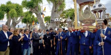 Un momento durante la llegada de la Virgen de Las Nieves a la Plaza de la Encarnación