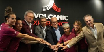 El Gobierno canario lleva el producto local a la cima del fútbol femenino gracias a la alianza con el CD Tenerife