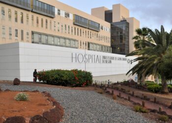El Hospital Doctor Negrín participa en un estudio de enfermería, publicado en la revista Frontiers in Immunology