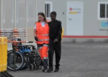 El Gobierno aprueba el protocolo para reubicar a los menores de Canarias, Ceuta y Melilla