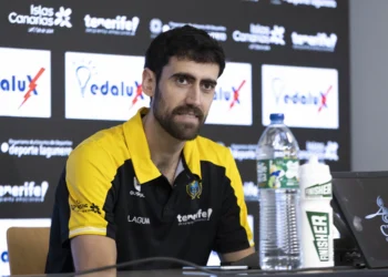 El exterior Joan Sastre renueva por dos años en La Laguna Tenerife