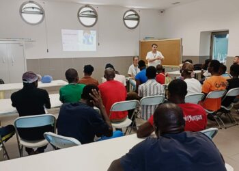 Profesionales de Atención Primaria de Tenerife imparten charlas sobre prevención de ITS en centros de acogida