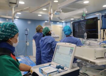 El Hospital Molina Orosa implanta con éxito el primer marcapasos sin cable