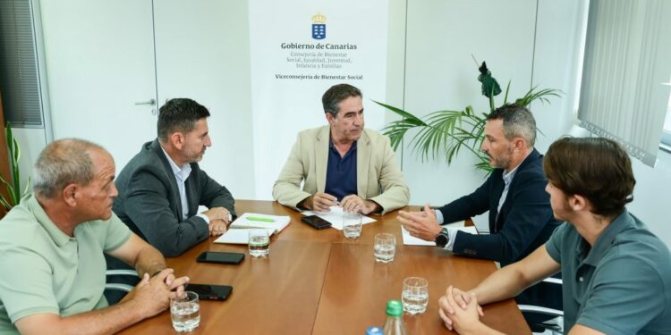 Reunión mantenida entre ayuntamiento, viceconsejería y asociacion canario marroquí