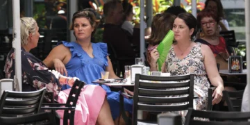 Sanidad activa avisos de riesgo para la salud por exceso de temperaturas en cinco islas