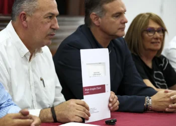 El alcalde de Firgas defiende el documento suscrito por el grupo de gobierno ante notario