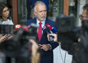 Torres cree una «temeridad» decir que hay delitos en los centros de menores porque están saturados