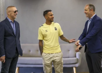 Jonathan Viera: «El club me ha pedido una serie de cosas y yo también las veo, estamos en sintonía»