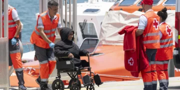Una mujer sin piernas, entre las 38 personas rescatadas de la última patera en Canarias