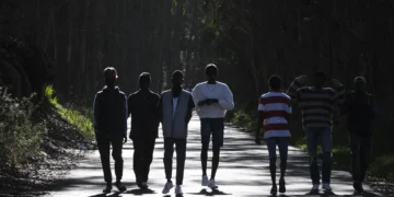 Cincuenta chicos mayores de 16 años, primeros solicitantes de asilo transferidos al Estado
