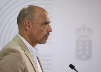 Canarias comunicará al Supremo que 116 días después el Estado no ha asumido ni un menor solicitante de asilo