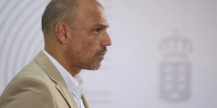 Canarias comunicará al Supremo que 116 días después el Estado no ha asumido ni un menor solicitante de asilo