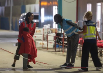 Las cuestiones que preocupan al canario: la inmigración, la vivienda y la masificación turística