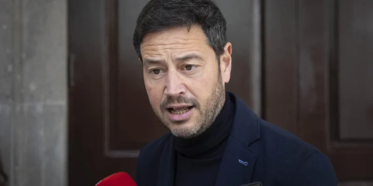 PP: el Gobierno central es el único que puede trasladar a los menores y no quiere hacerlo